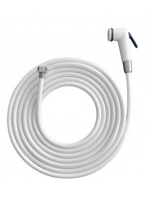 Tatlı su tank sistemi. Polietilen su tankı ve 12.8 litre/dakika kapasiteli otomatik, 12V hidrofor kombine edilmiştir.